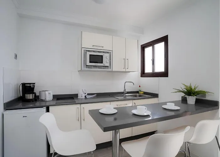 アパートホテル Rosamar 4*